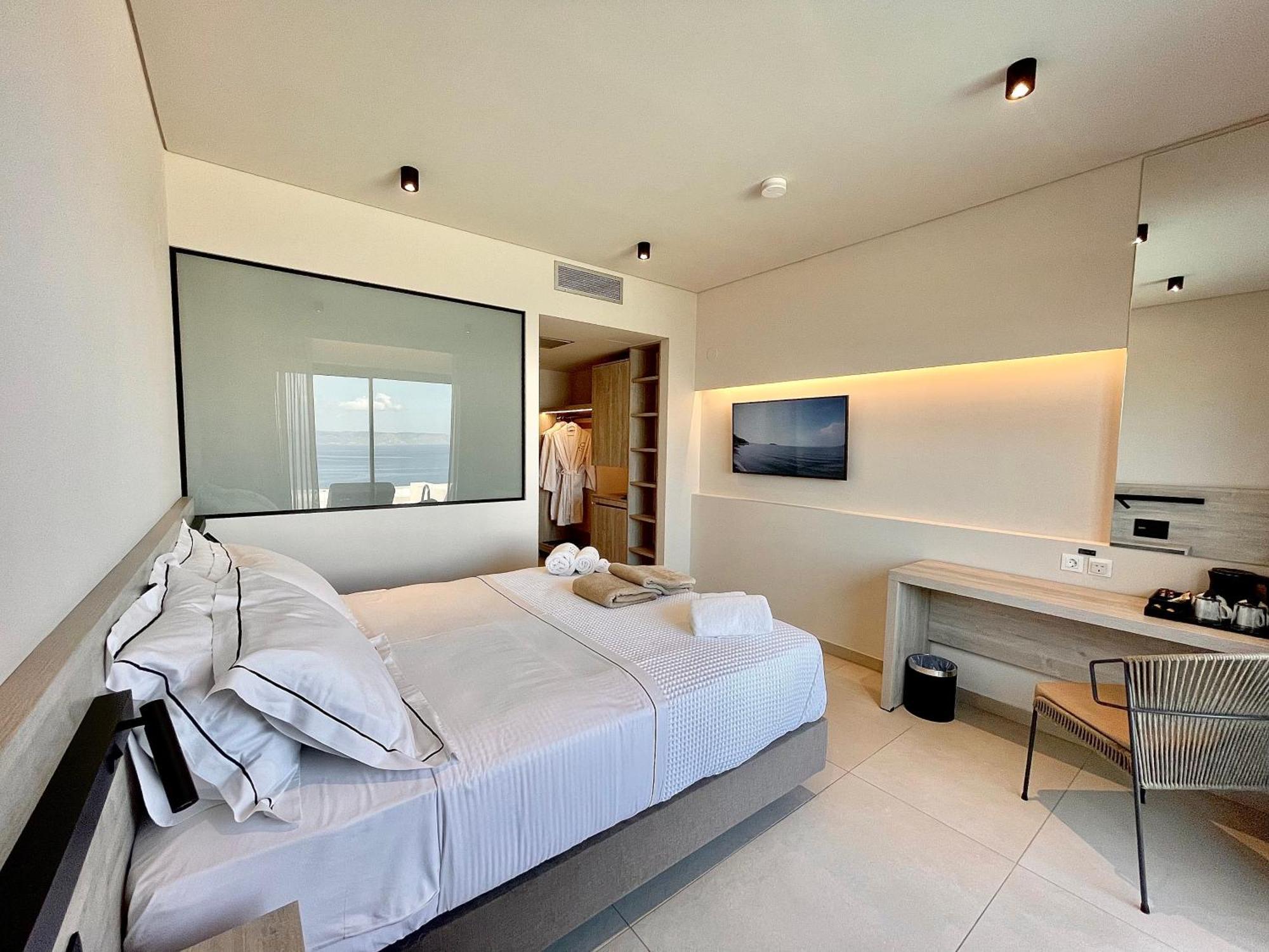 Eleia Seafront Rooms & Villas เปตรา ภายนอก รูปภาพ