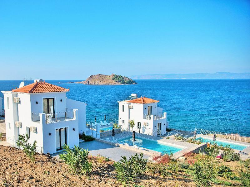 Eleia Seafront Rooms & Villas เปตรา ภายนอก รูปภาพ