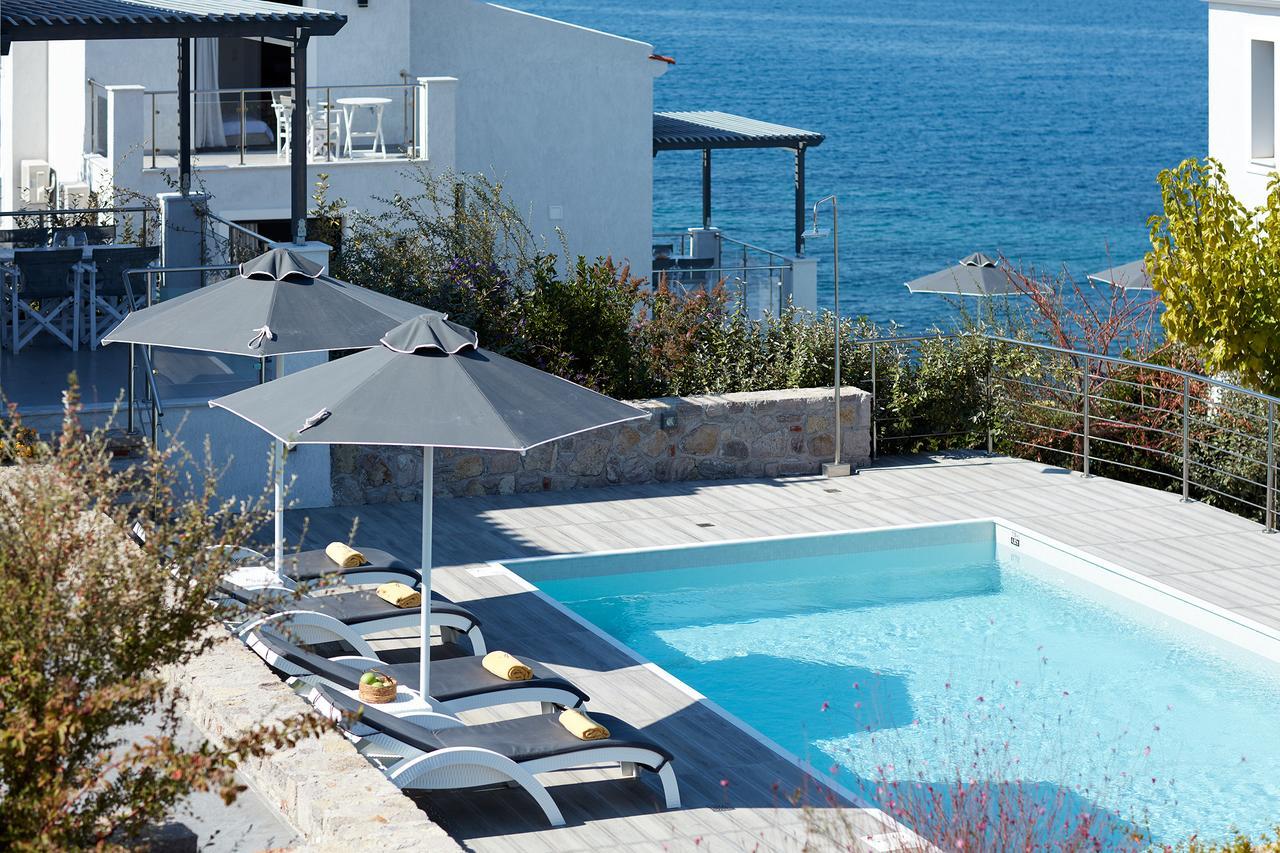 Eleia Seafront Rooms & Villas เปตรา ภายนอก รูปภาพ