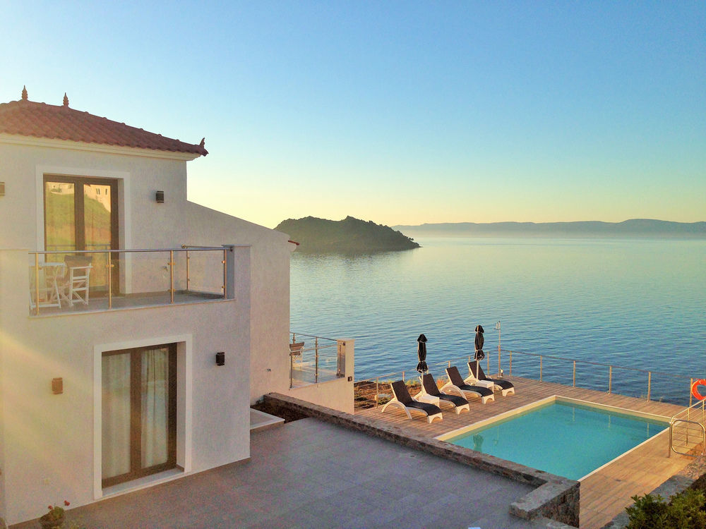 Eleia Seafront Rooms & Villas เปตรา ภายนอก รูปภาพ
