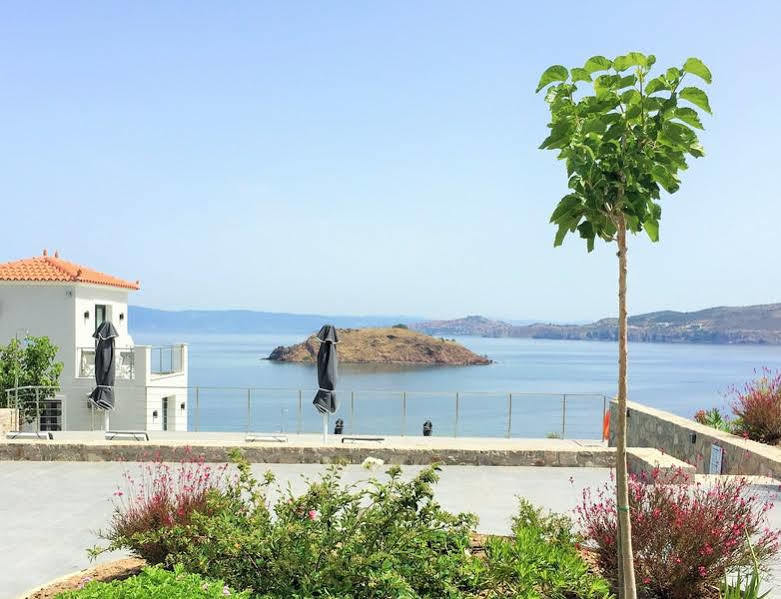 Eleia Seafront Rooms & Villas เปตรา ภายนอก รูปภาพ