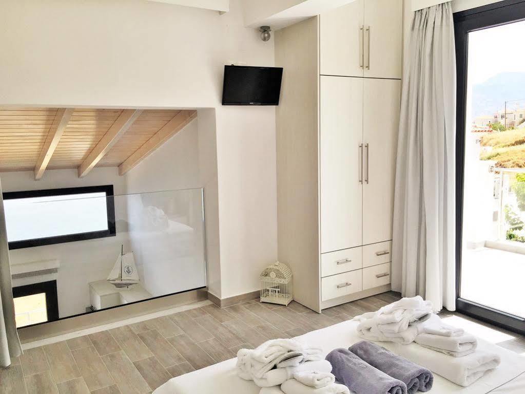 Eleia Seafront Rooms & Villas เปตรา ภายนอก รูปภาพ