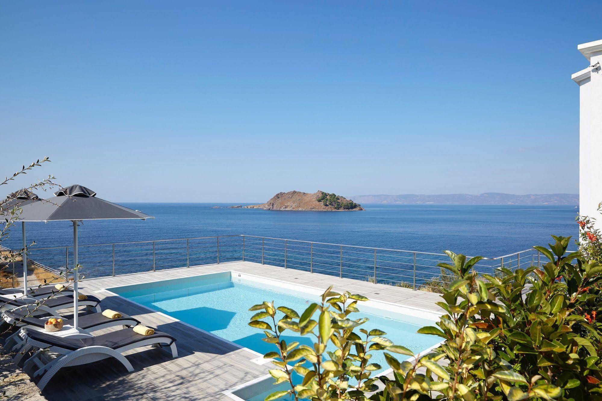 Eleia Seafront Rooms & Villas เปตรา ภายนอก รูปภาพ